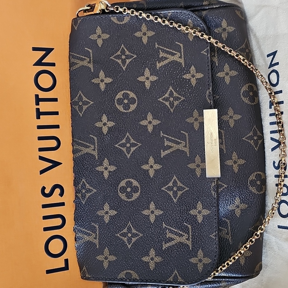 Authentic ♥️ Iconic Louis Vuitton FAVORITE MM handbag